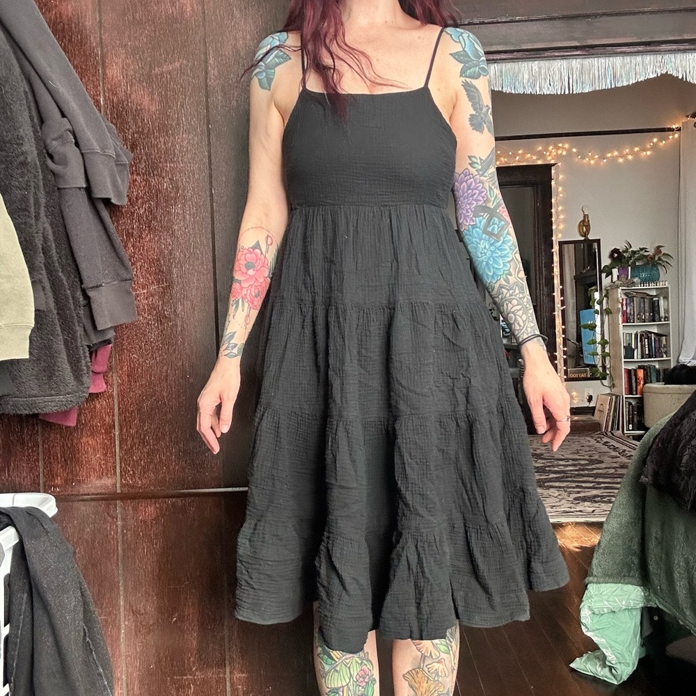 Noctex Elegant Black Sleeveless Dress